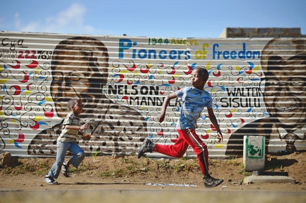 Muurkunst van Nelson Mandela & Walter Sisulu in Soweto